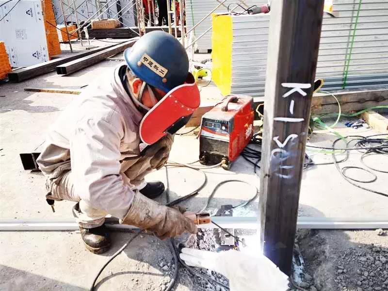 建證戰(zhàn)疫：萬(wàn)名中建青年投身戰(zhàn)疫建設(shè)一線(xiàn)(圖5)